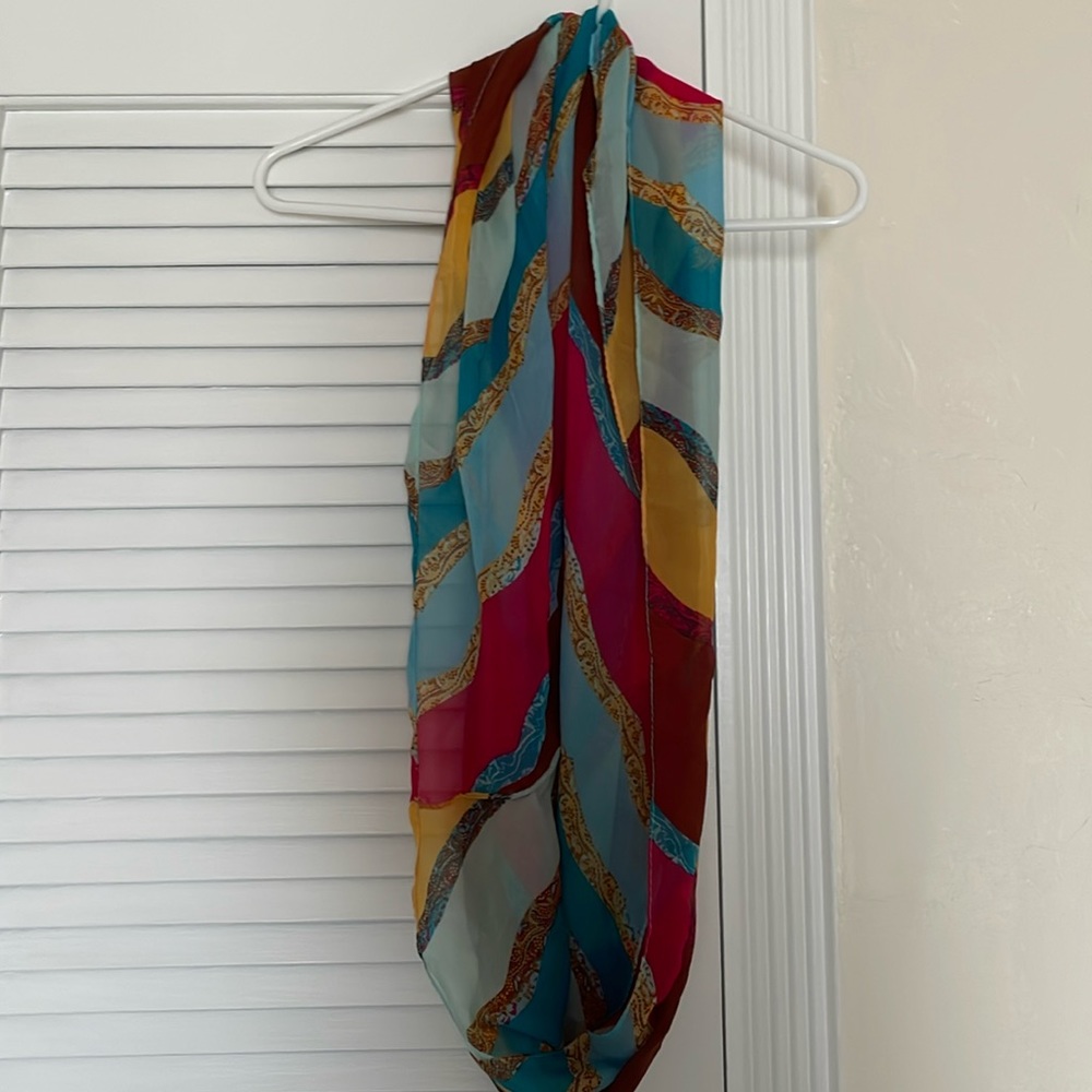 Multicolor scarf/neck wrap